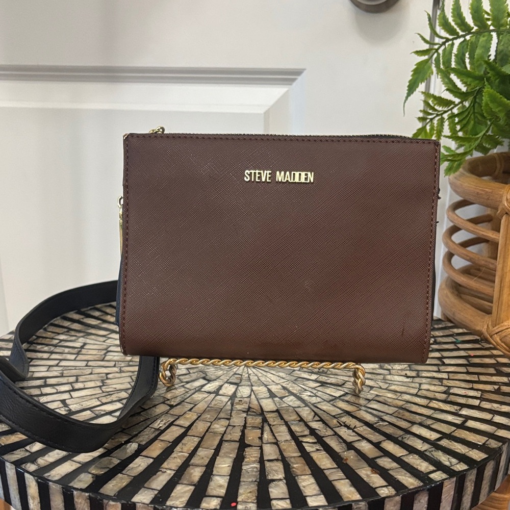 Steve Madden Chocolate Crossbody Bag with black strap- GUV